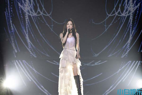 太妍亚洲巡演马尼拉演唱会盛况落幕，引发当地歌迷热情的合唱与呐